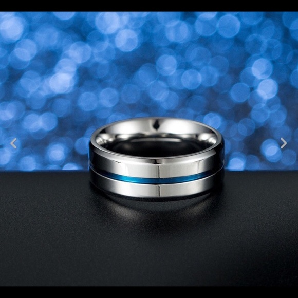 Men 8MM wide stainless steel titanium ring - Picture 3 of 5